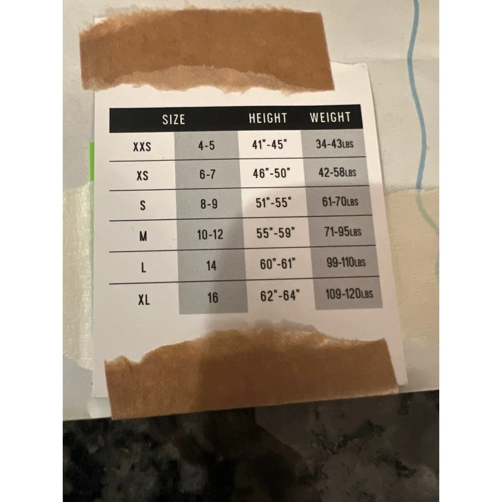 Girls size 16 shorts‎ (2099)